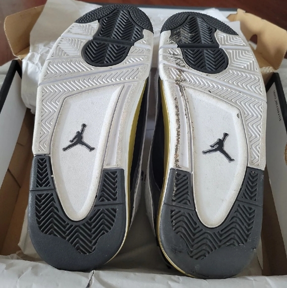 Shoes - Picture 5 of 6